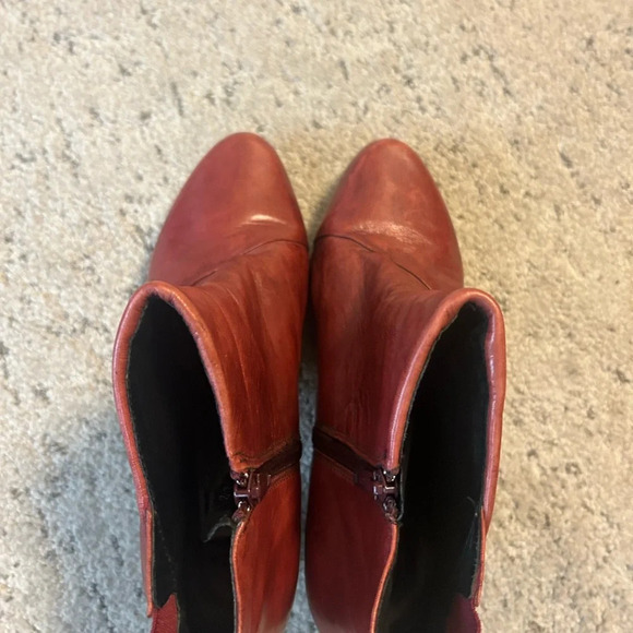 Arnold Churgin red leather ankle boots worn under 5 times mint  condition 8.5 - Picture 11 of 16